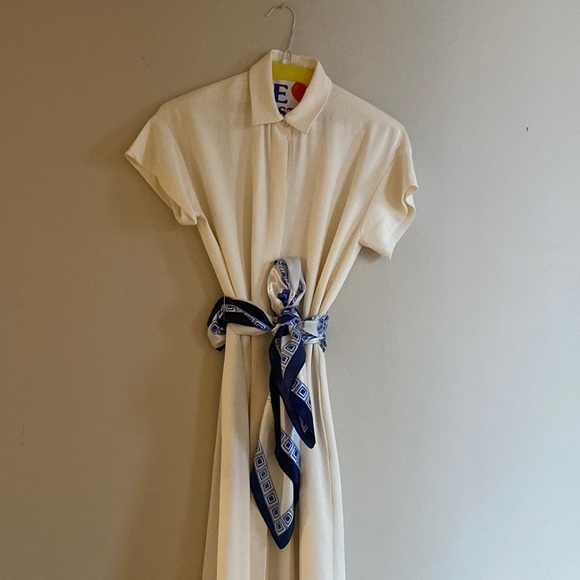 Beautiful white dress from Massimo Dutti no belt, FREE silk scarf - Picture 1 of 15
